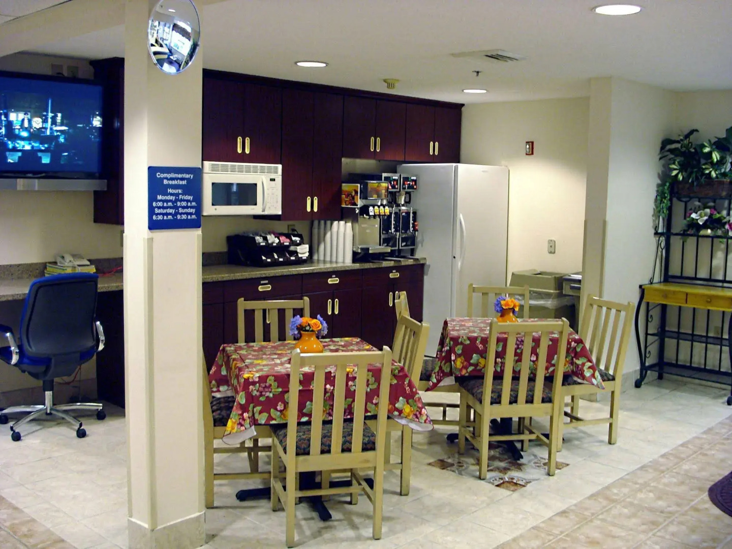 Foto - Hometown Inn & Suites Jacksonville Butler Blvd./Southpoint