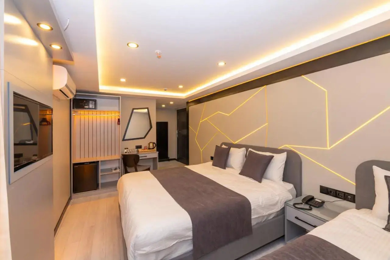 Photo - White Corner Hotel
