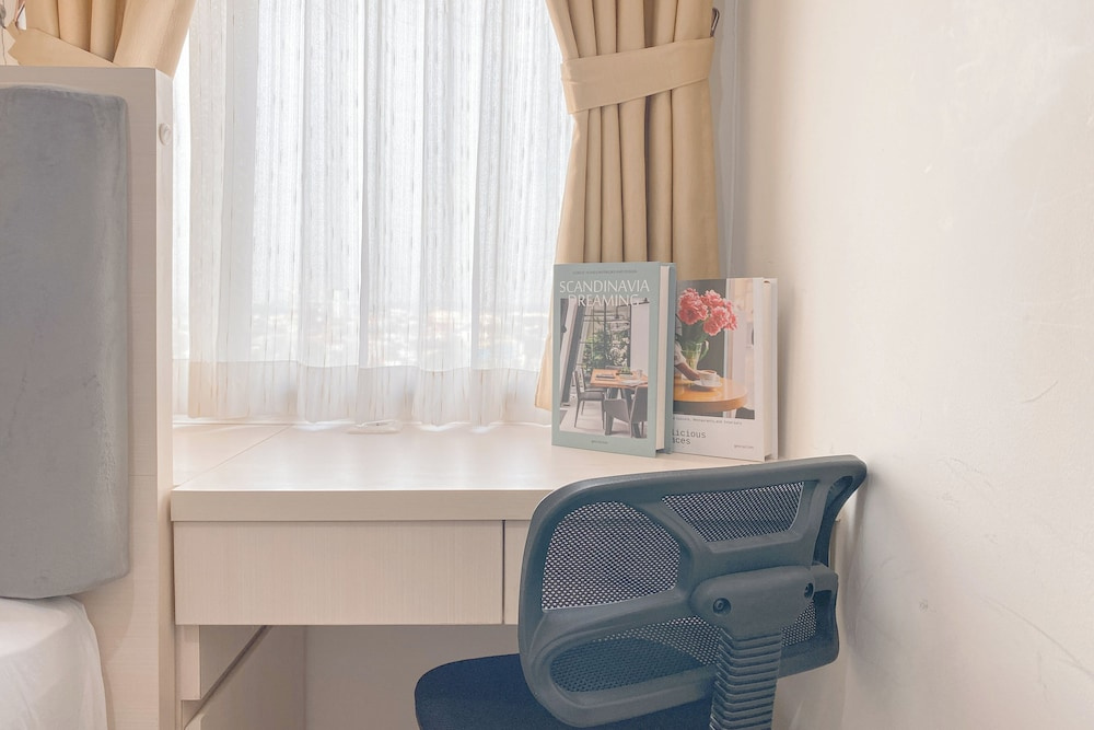 Cozy And Good Place 2Br Transpark Cibubur Apartment