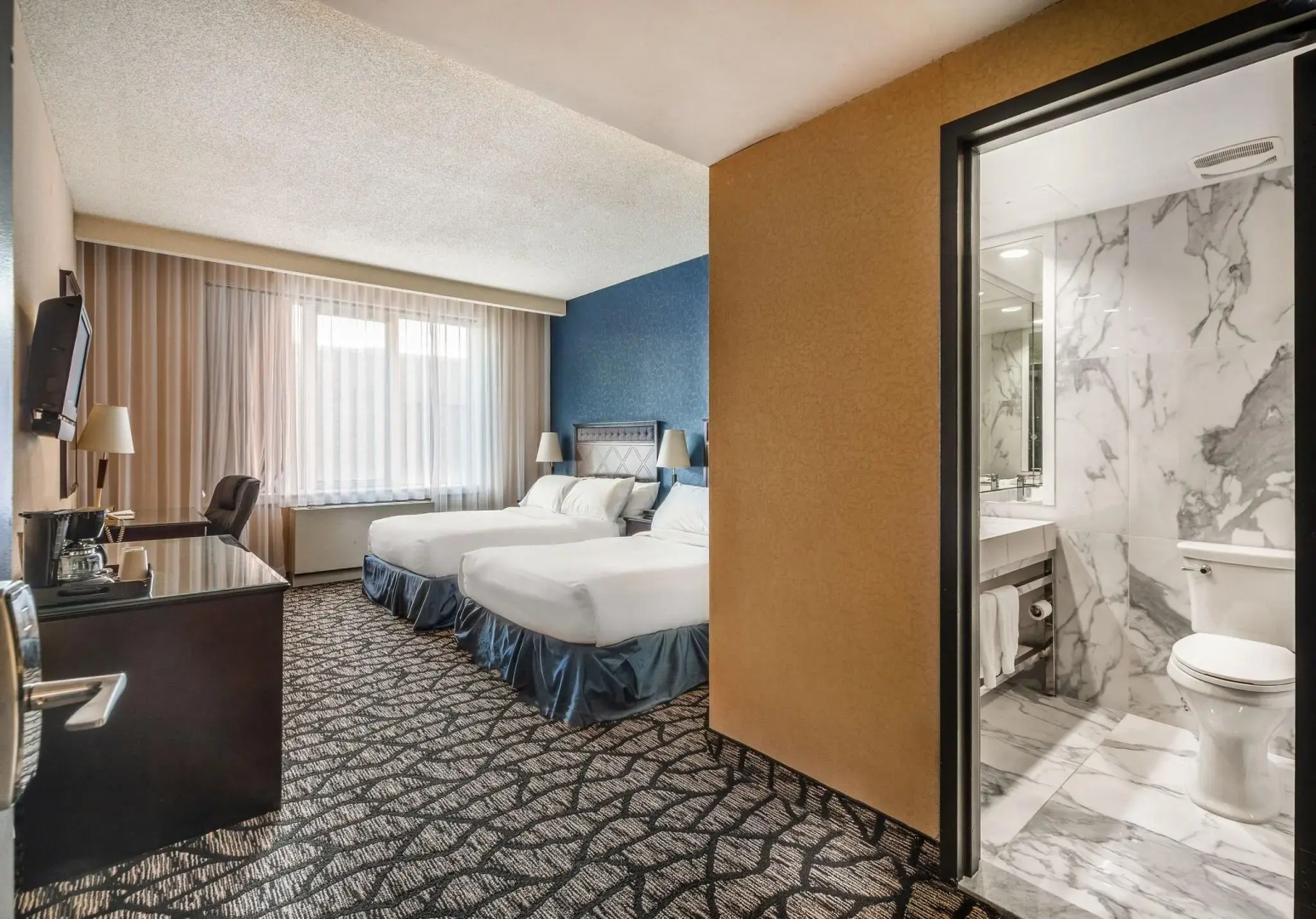Foto - Empire Suites