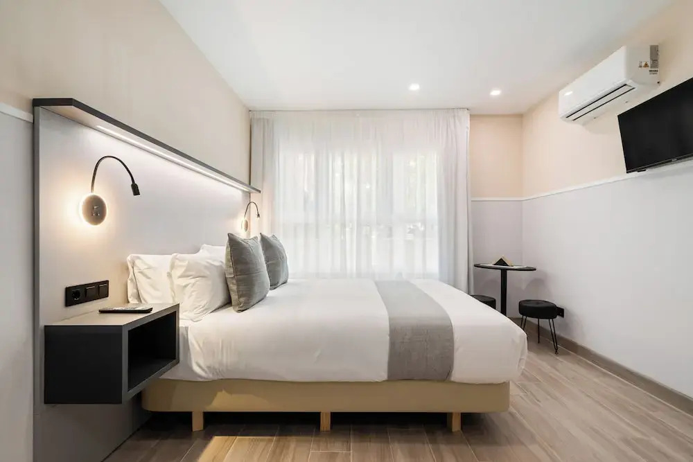 Photo - Dobo Madrid Molins