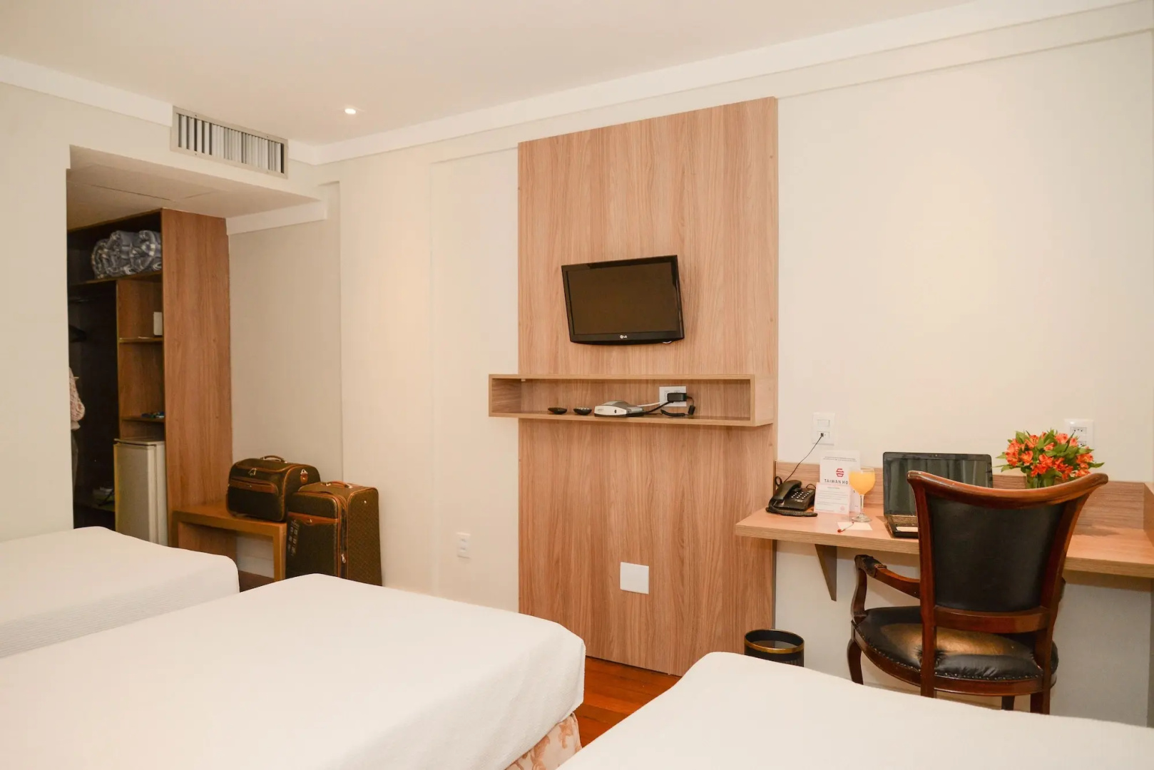 Photo - Taiwan Hotel
