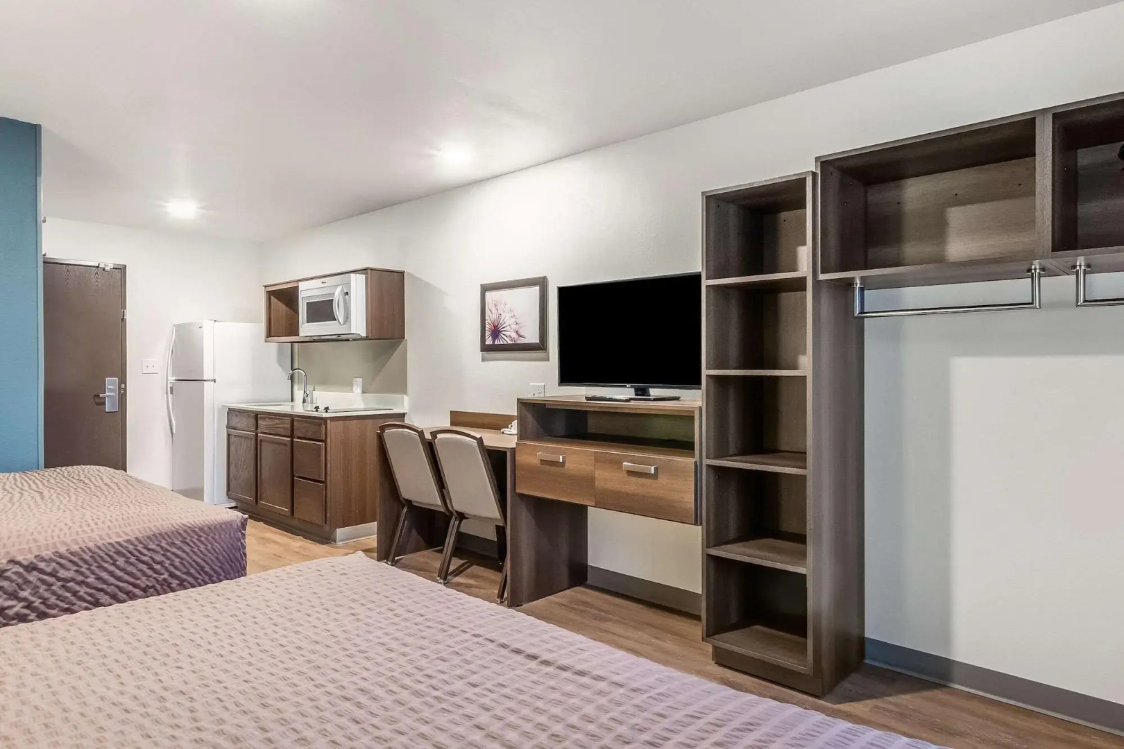 Photo - WoodSpring Suites Indianapolis Airport South