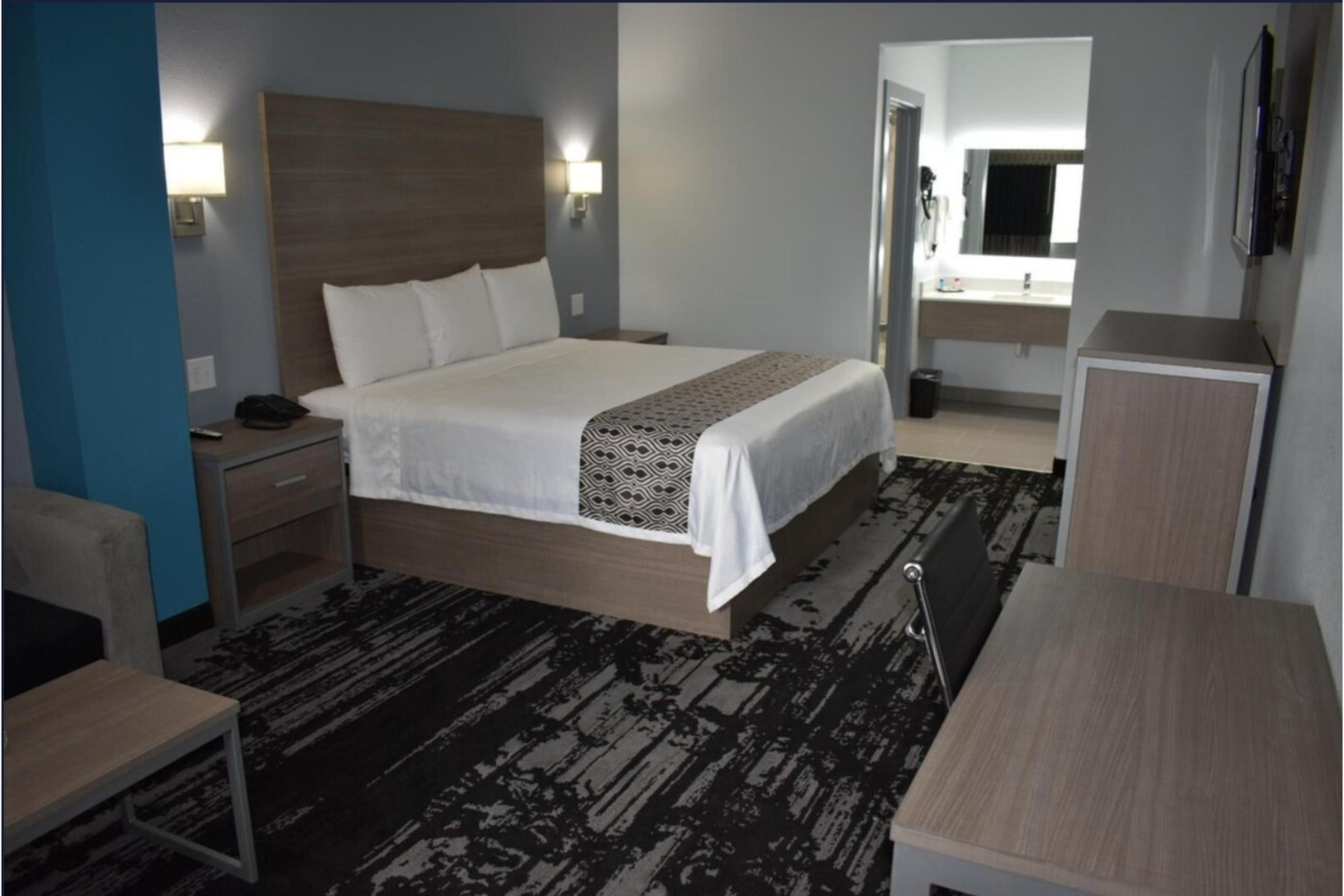 Photo - Hotel Royale IAH Airport North Houston I-45