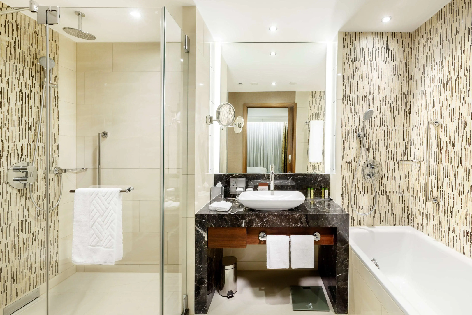 Photo - DoubleTree by Hilton Hotel & Conference Centre Warsaw