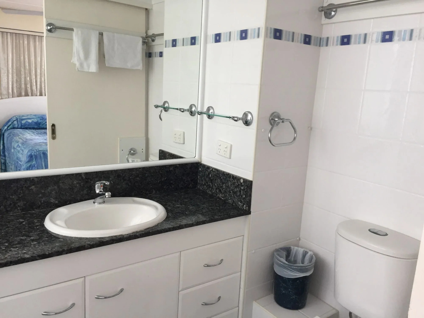 Foto - Pacific Regis Apartments