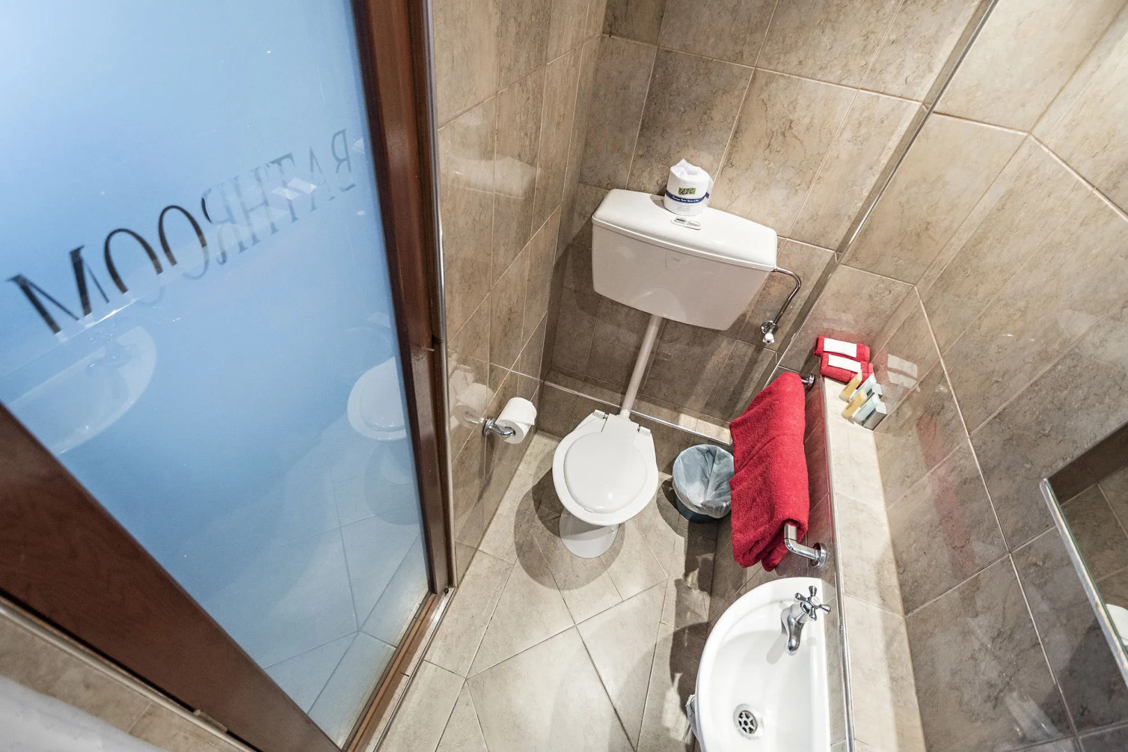 Photo - The Cambridge Hotel & Backpackers