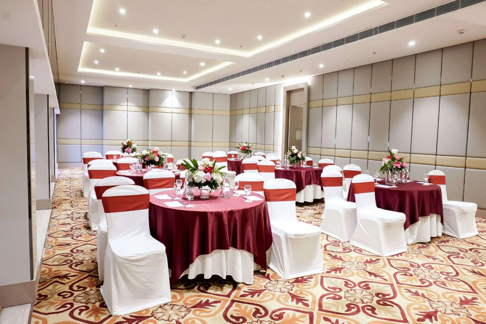 Photo - Golden Tulip Lucknow