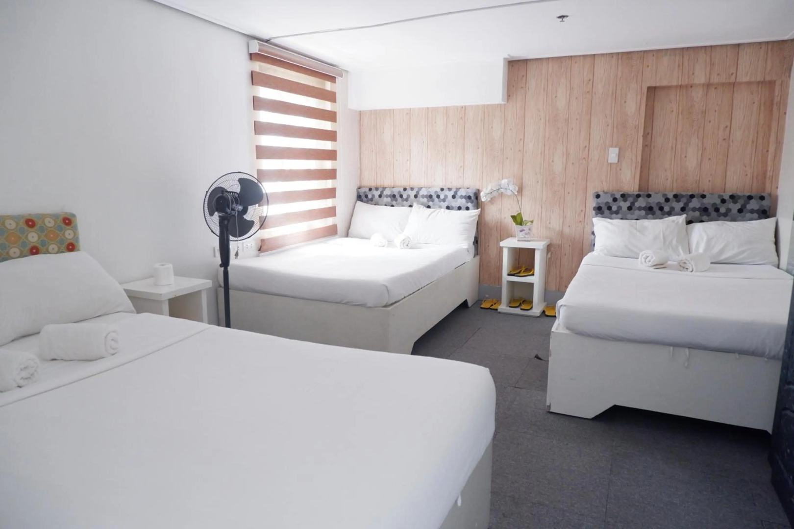 OYO 492 Sunset View Ridge Residences