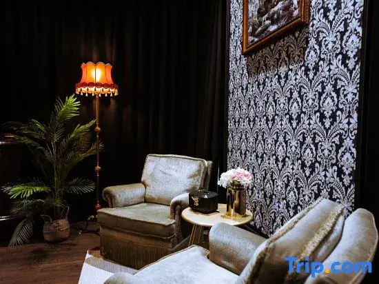 Photo - The Black Kingdom - เดอะ แบล็ค คิงดอม