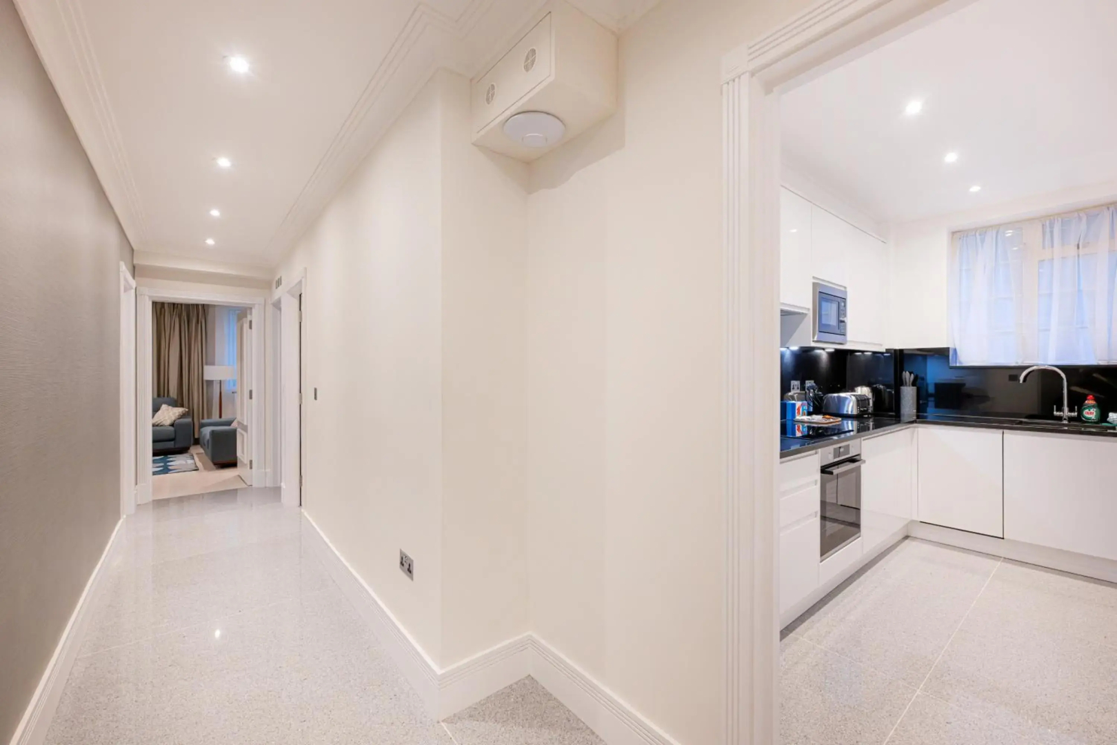 Photo - Fountain House Apartments - Hyde Park, London