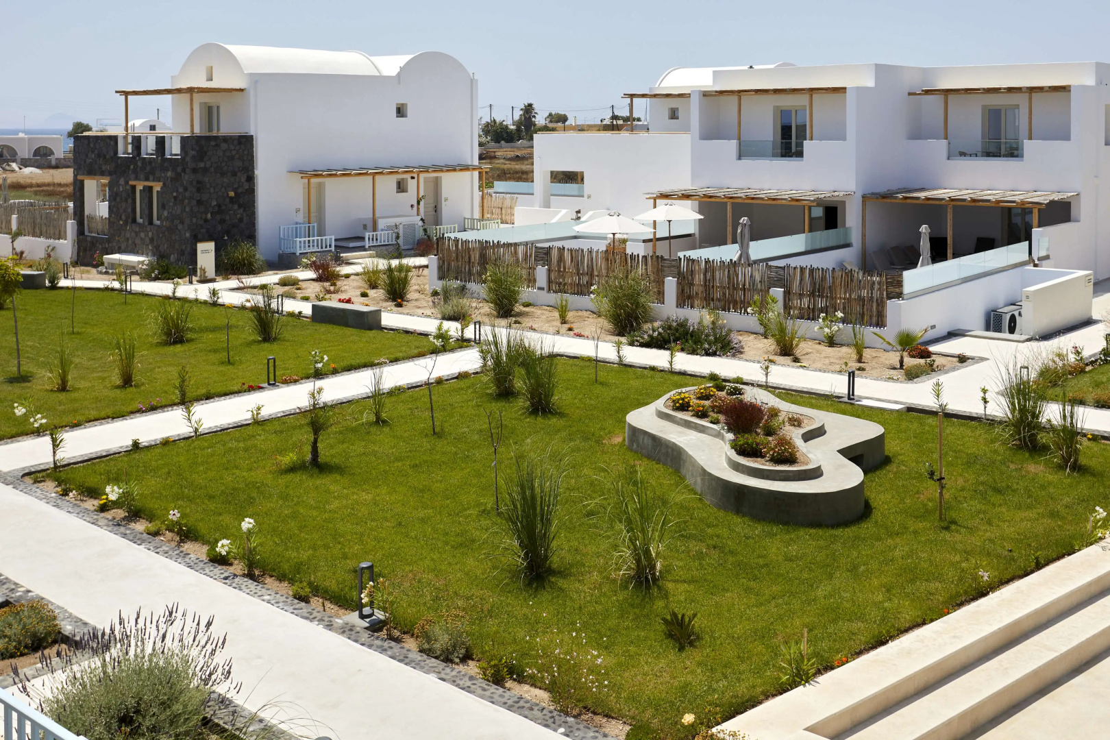 Foto - Sea Breeze Santorini Beach Resort, Curio Collection Hilton