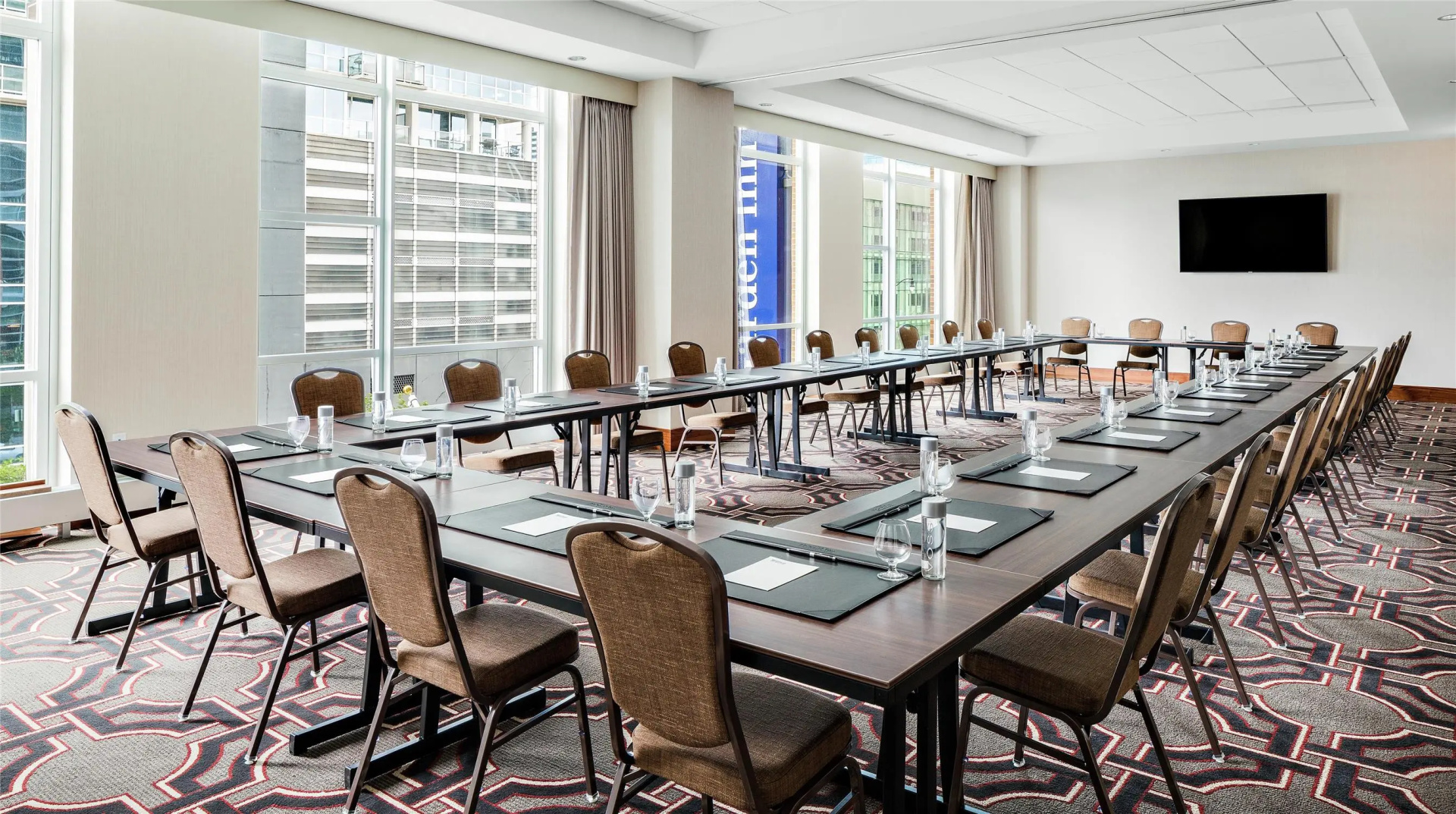 Photo - Hilton Garden Inn Chicago McCormick Place