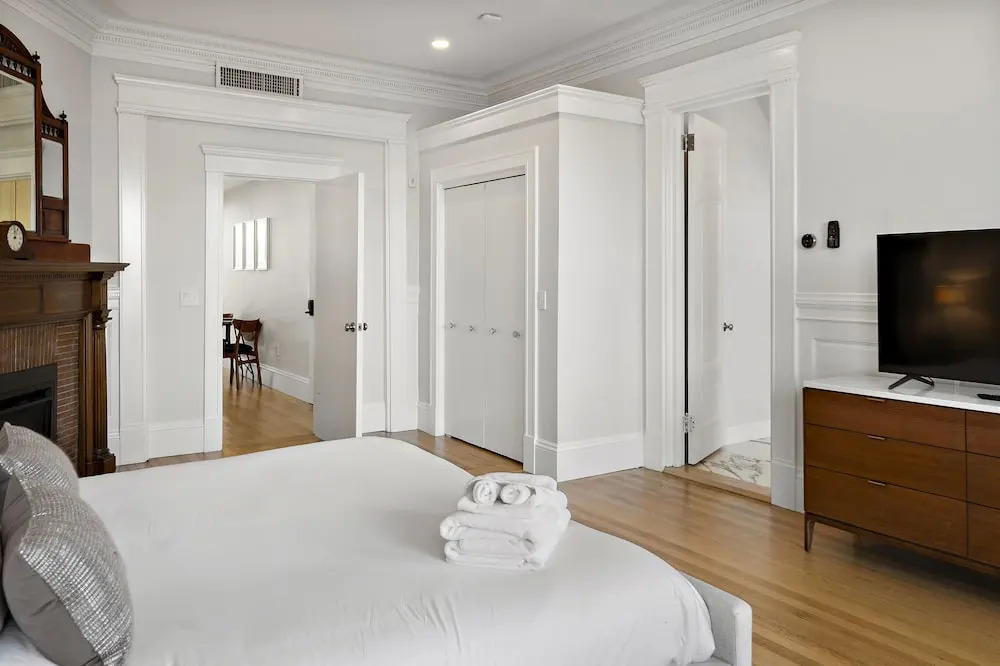 Photo - Charlesgate Suites