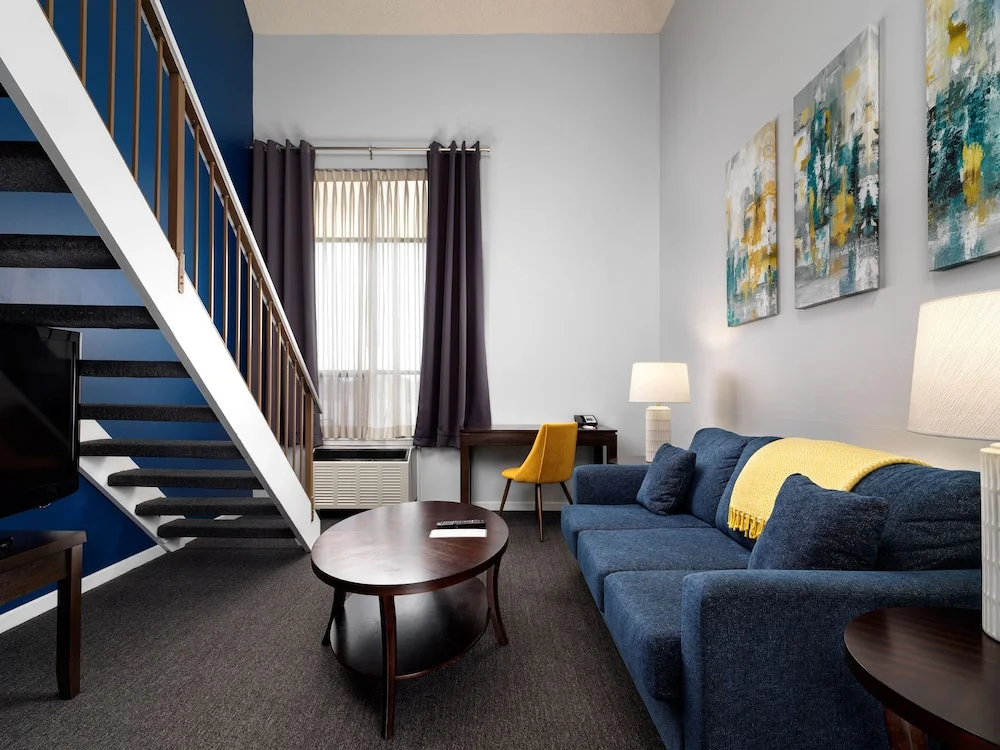 Photo - Huntingdon Hotel and Suites