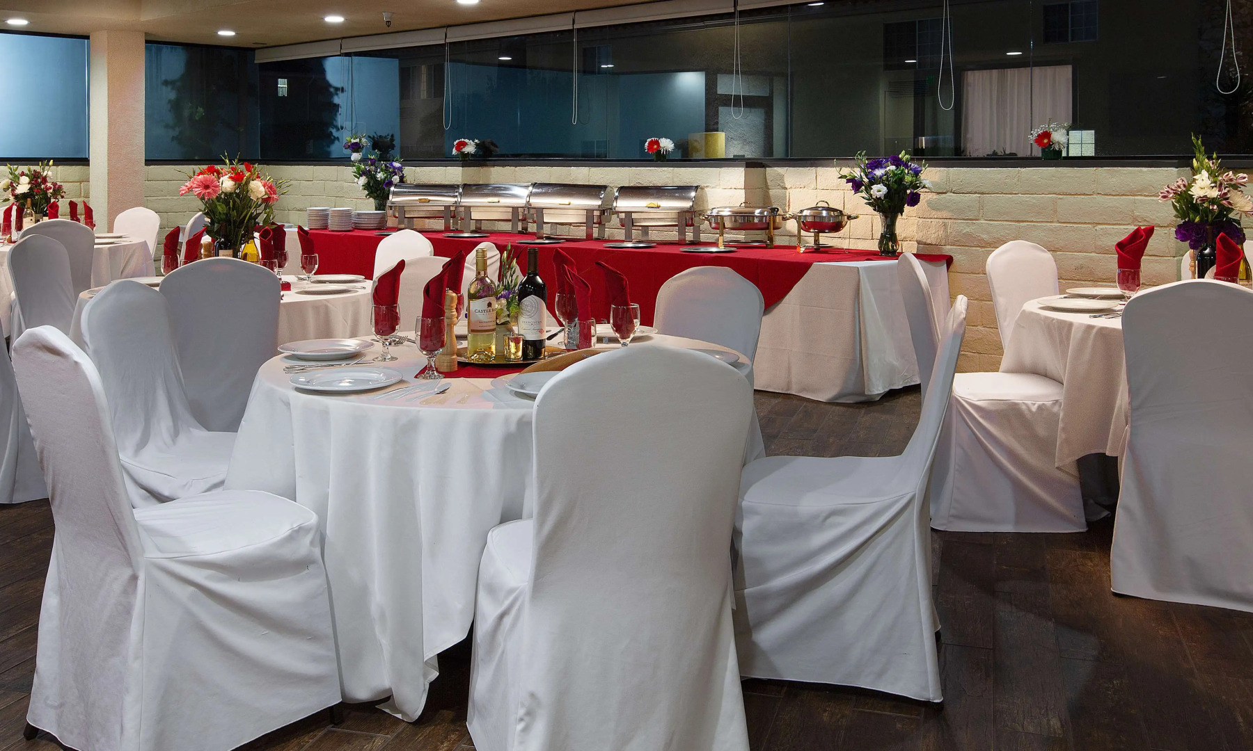 Foto - Safari Inn Burbank-Universal, a Coast Hotel