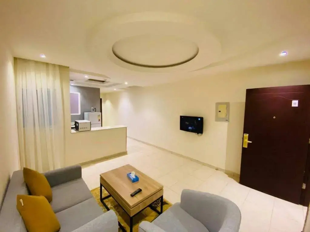 Photo - Towlan Khurais