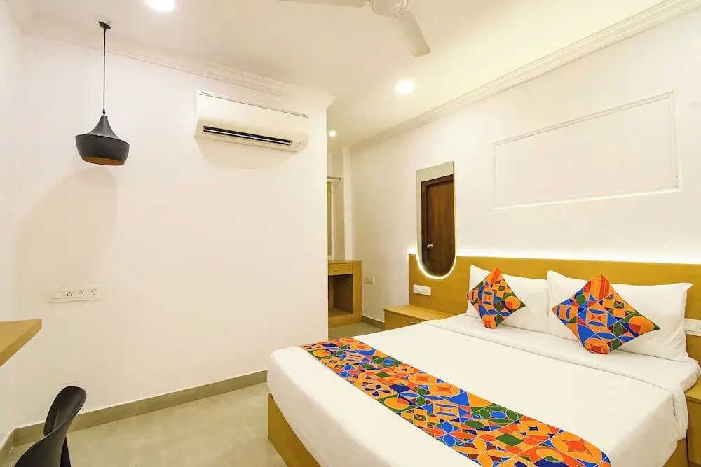 Photo - Fabhotel Cinco Primera - Nr LV Prasad, Banjara Hills