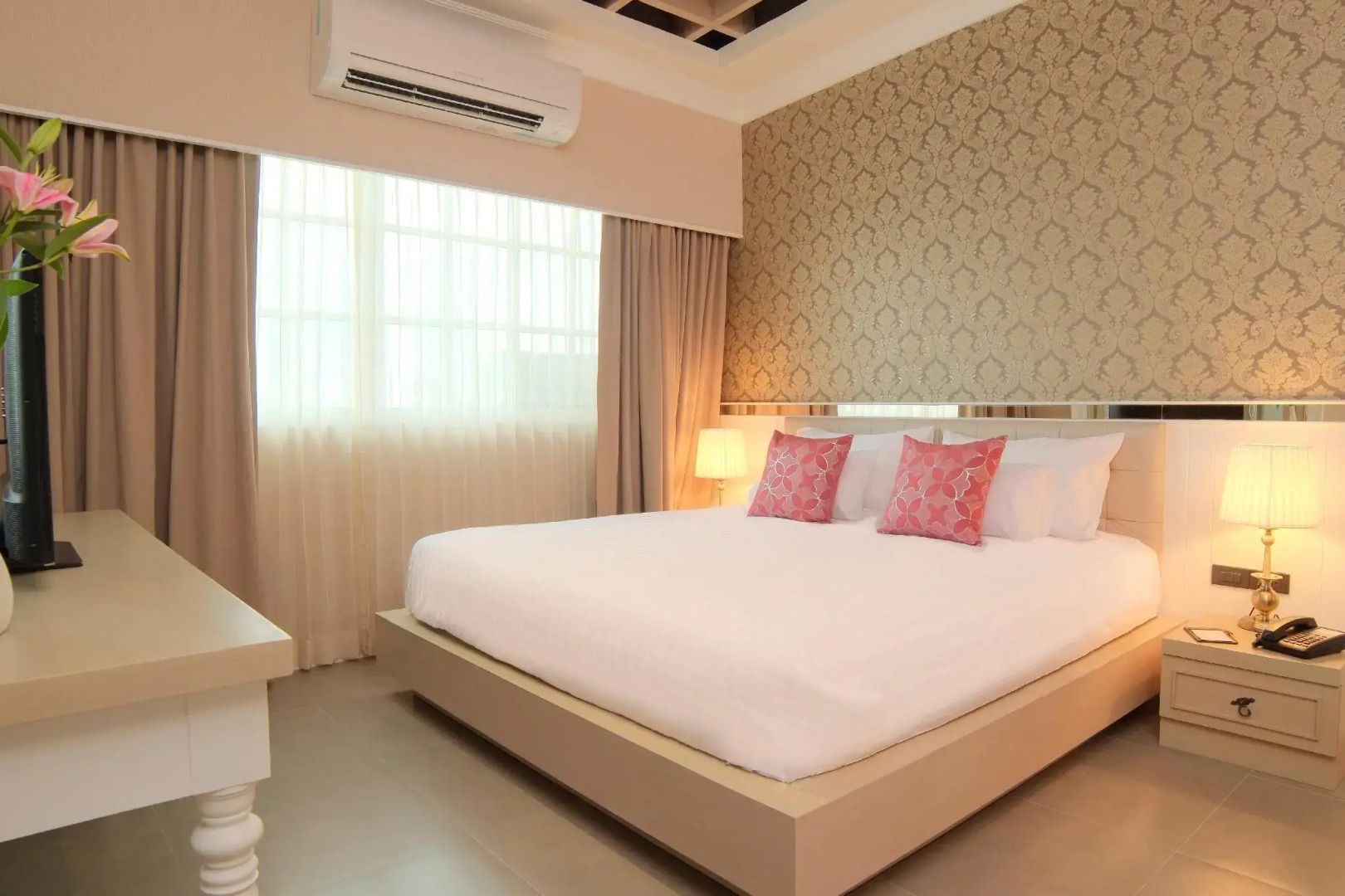 Photo - The Raya Surawong Bangkok