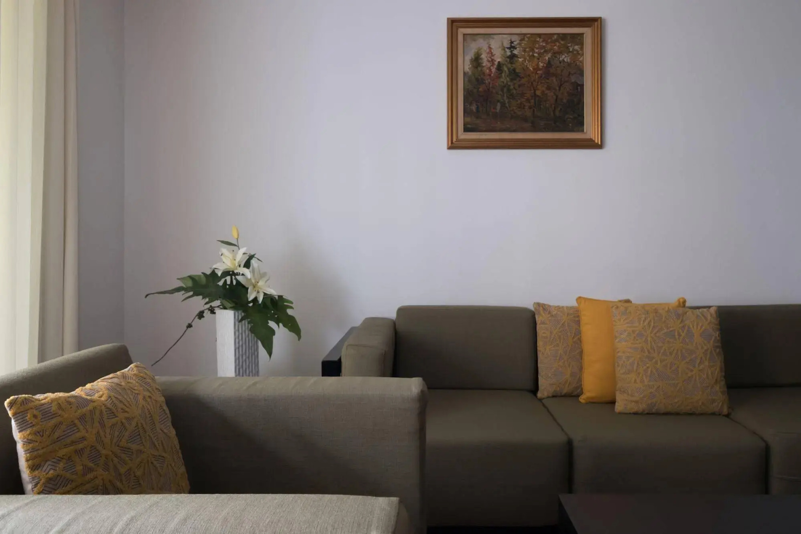 Photo - Benviar Tonson Residence