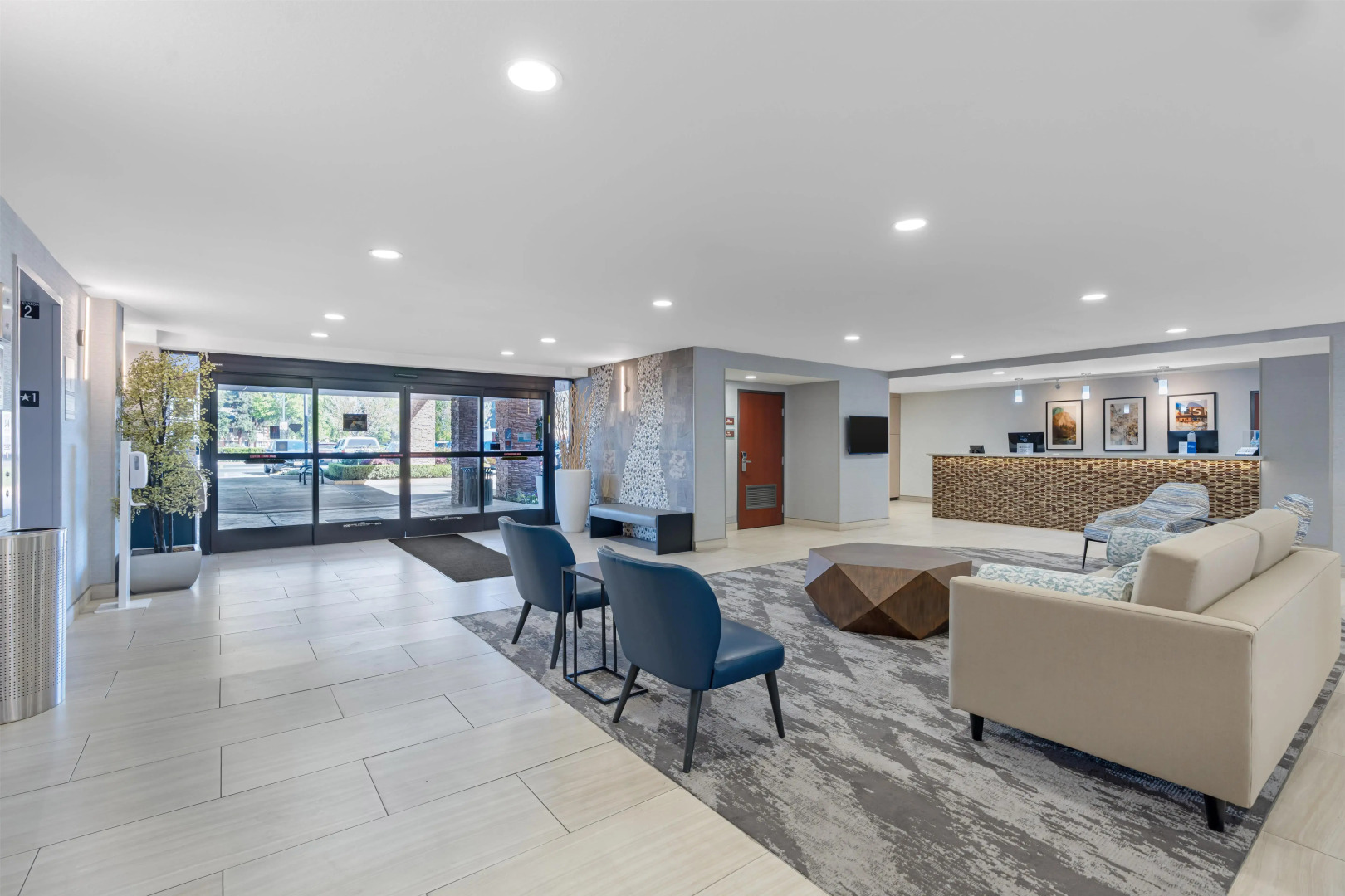 Photo - Best Western Plus Fresno Airport Hotel
