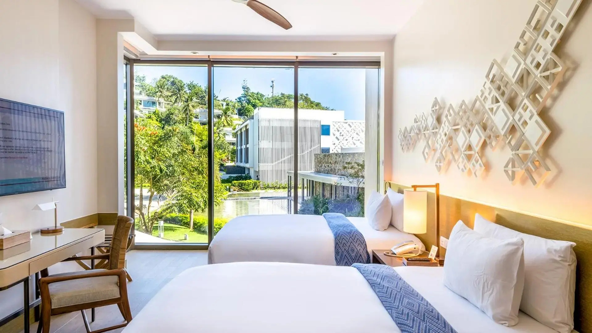 Photo - Marriott Downtown at CF Toronto Eaton Centre