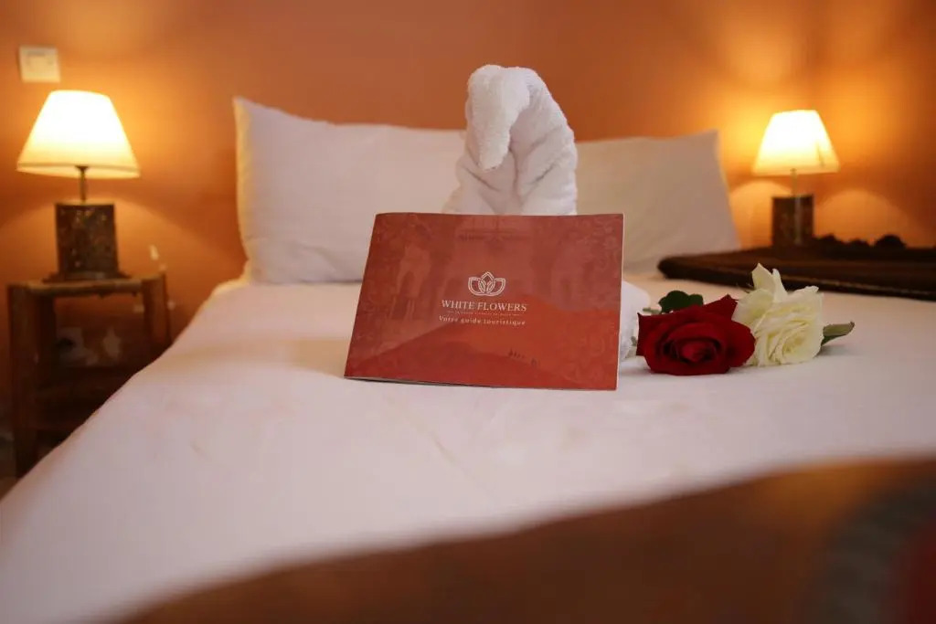 Photo - Riad white flowers