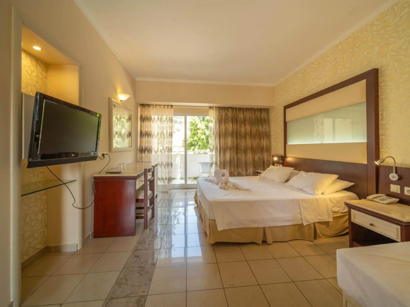 Photo - Sunshine Rhodes