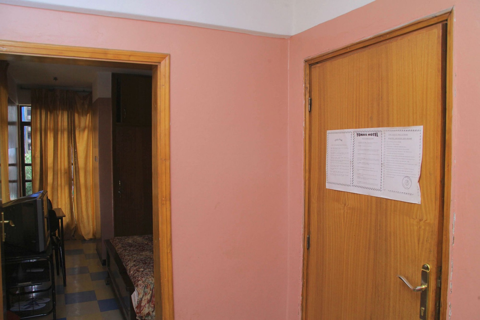 Yonas Hotel