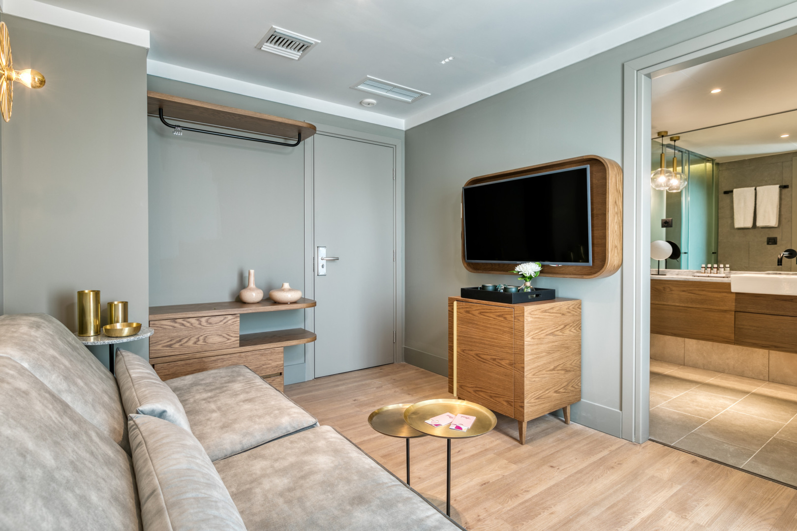 Photo - Bob W Athens Eolou