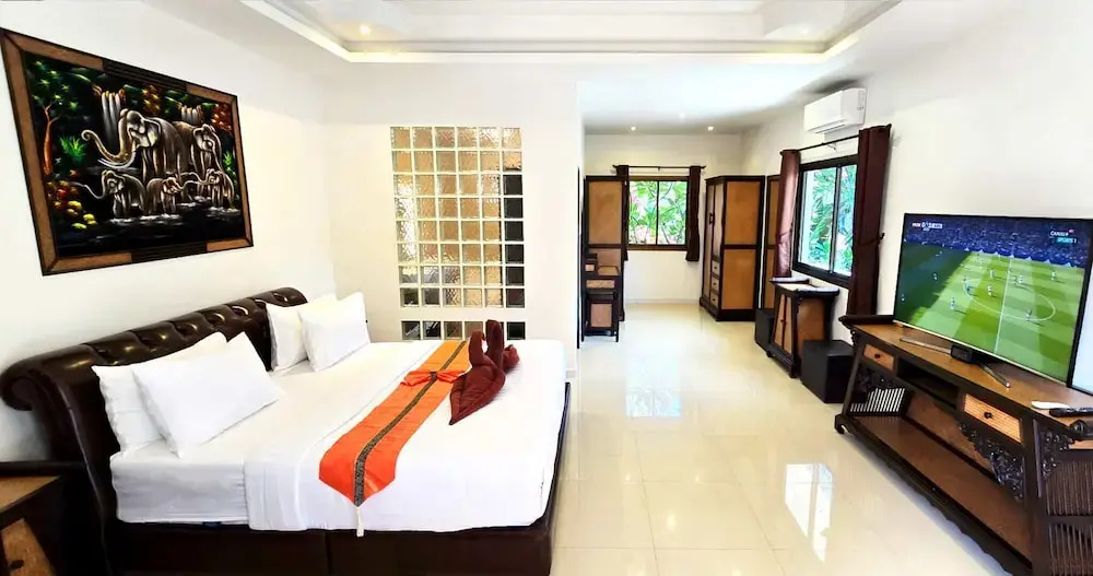 Photo - WOWLAND Luxury Pool Villa Pattaya Walking Street