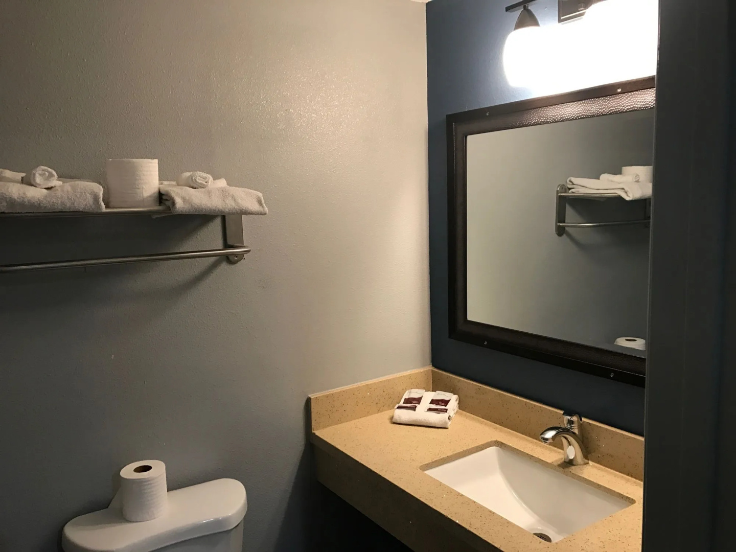 Photo - Empire Inn Motel