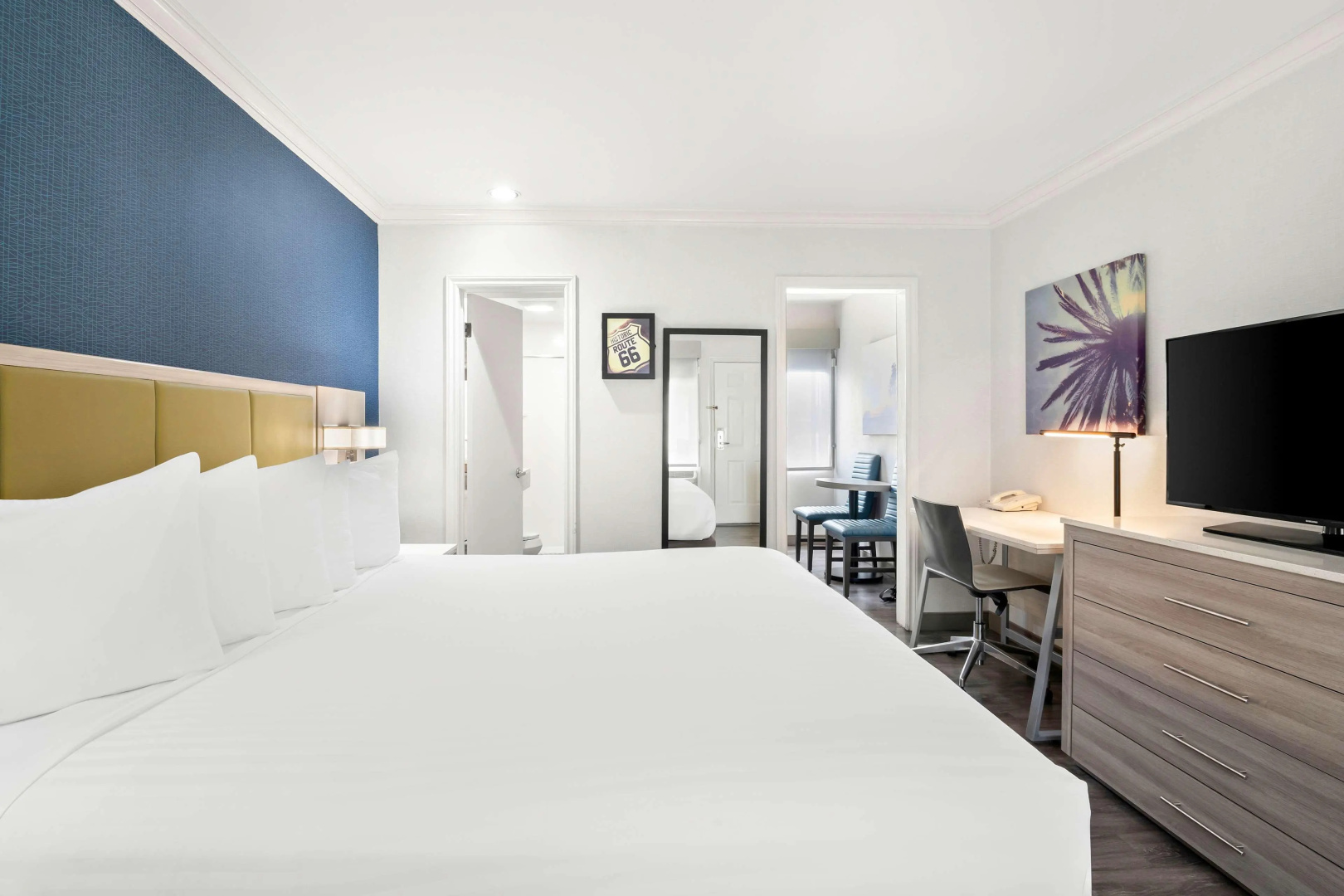 Photo - SureStay Hotel by Best Western Santa Monica