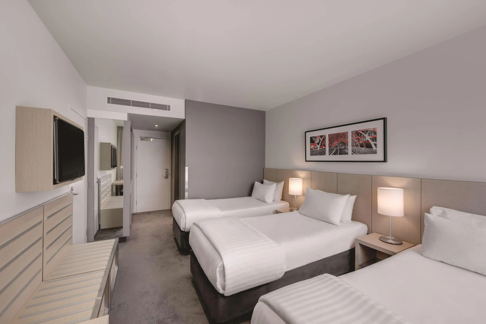 Photo - Travelodge Hotel Melbourne Docklands