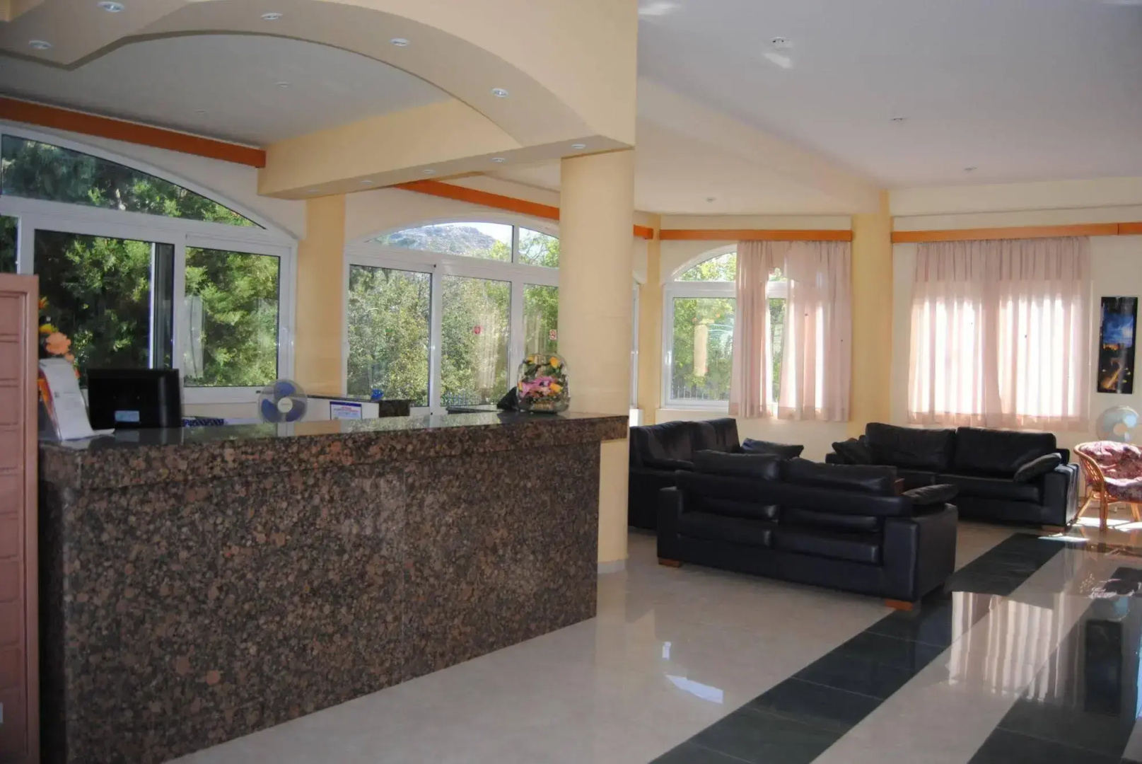 Photo - Tivoli Hotel