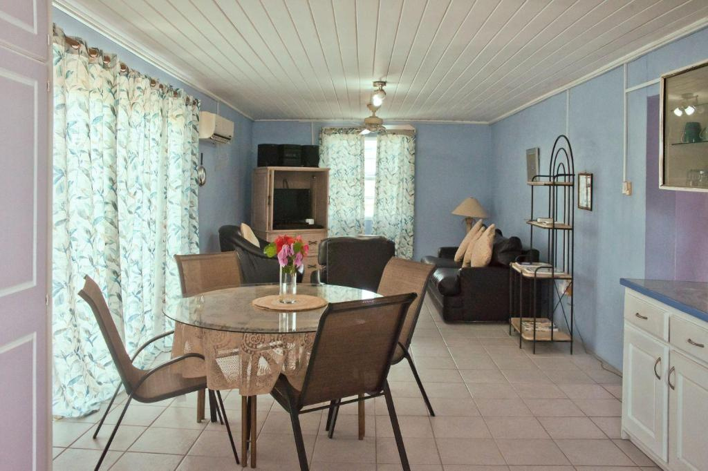 Photo - Dover Beach Hotel