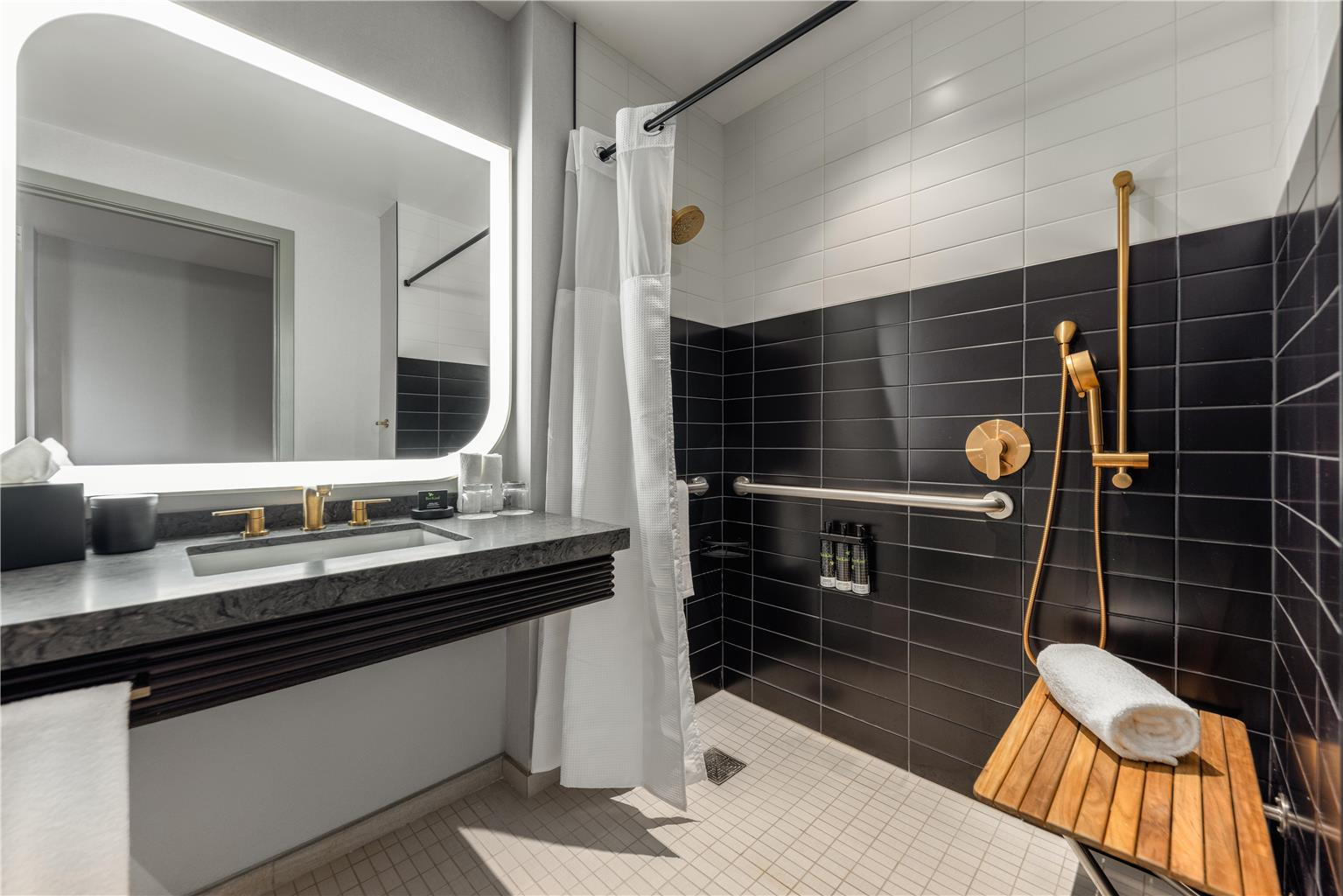 Photo - Chicago Marriott Suites O'Hare