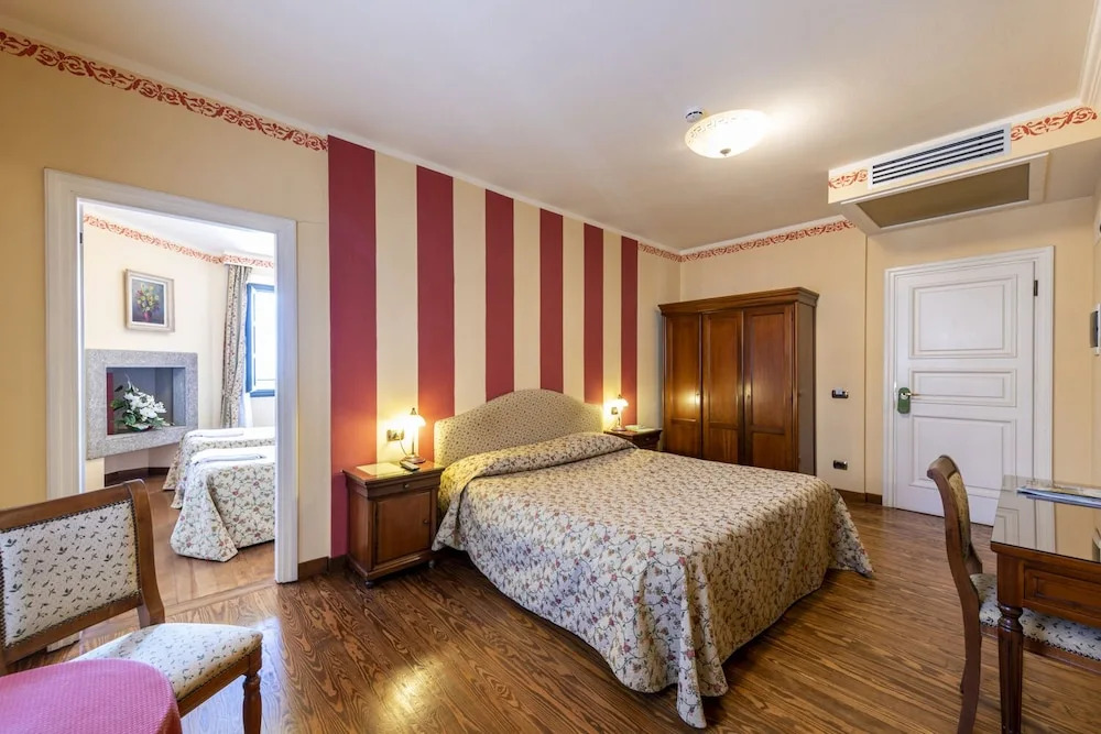 Photo - La Dependance