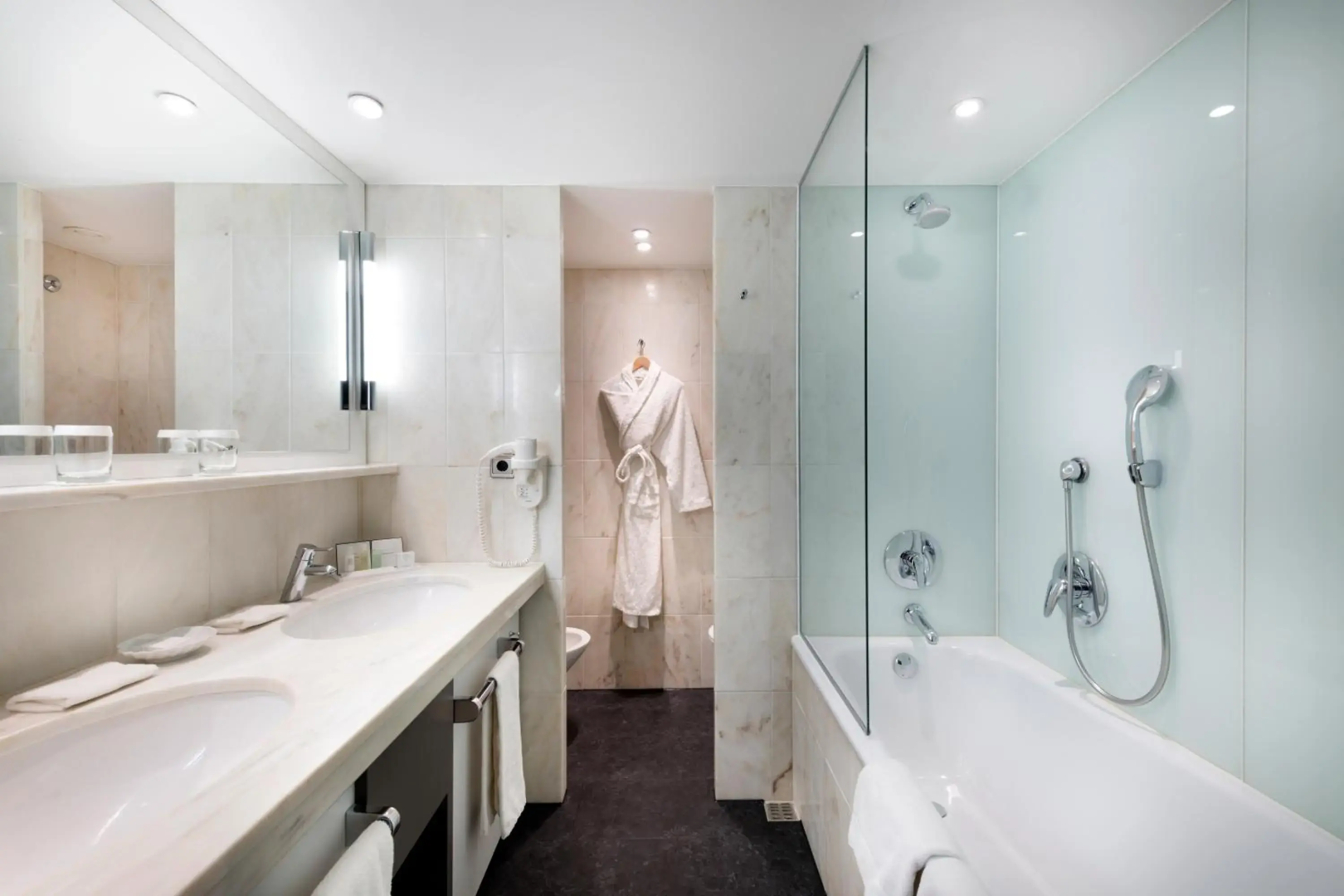 Photo - Radisson Blu Hotel, Hamburg