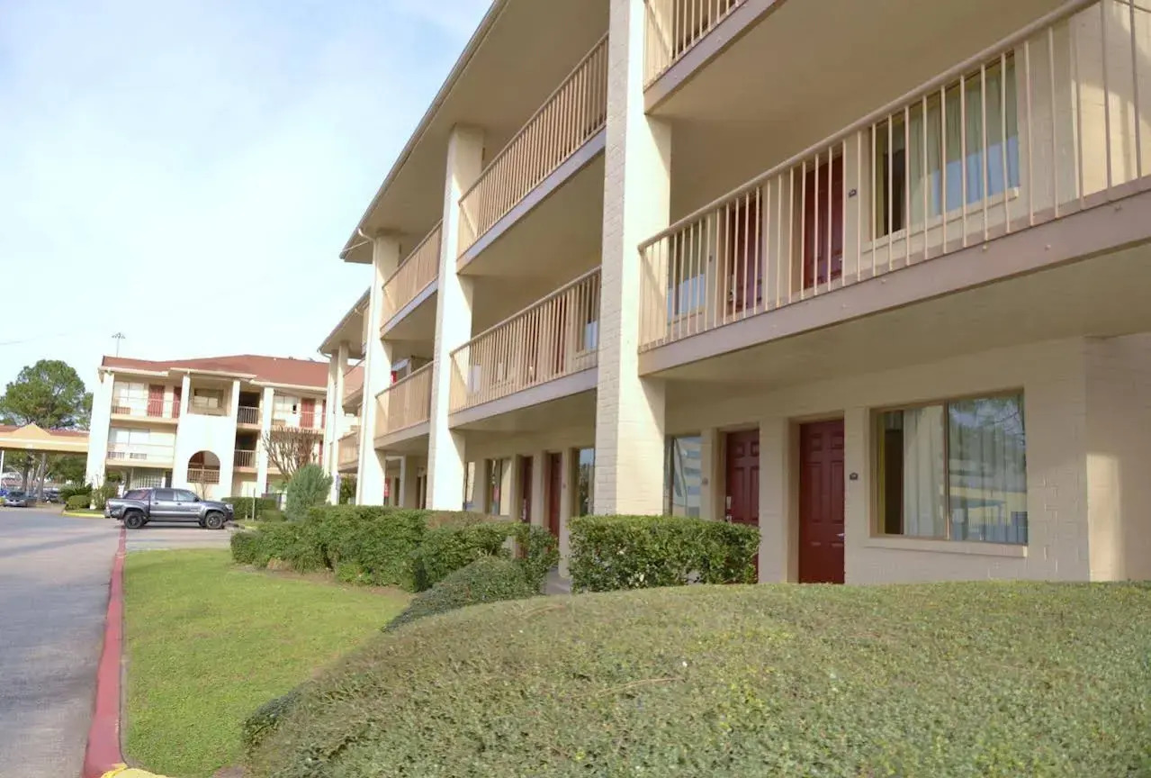 Photo - SureStay Hotel by Best Western Spring North Houston