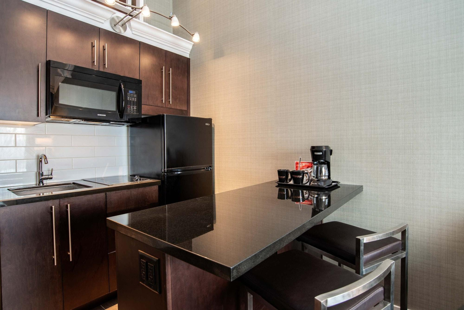 Foto - Sandman Hotel & Suites Vancouver Airport