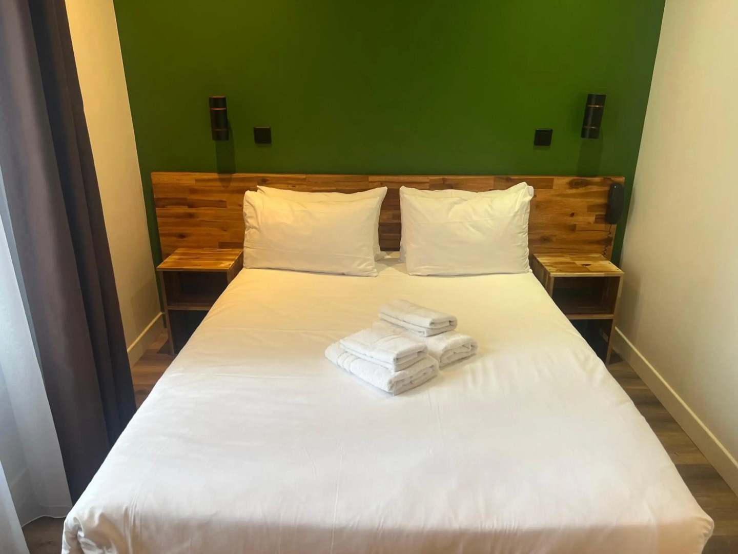 Foto - Hôtel De La Perdrix Rouge