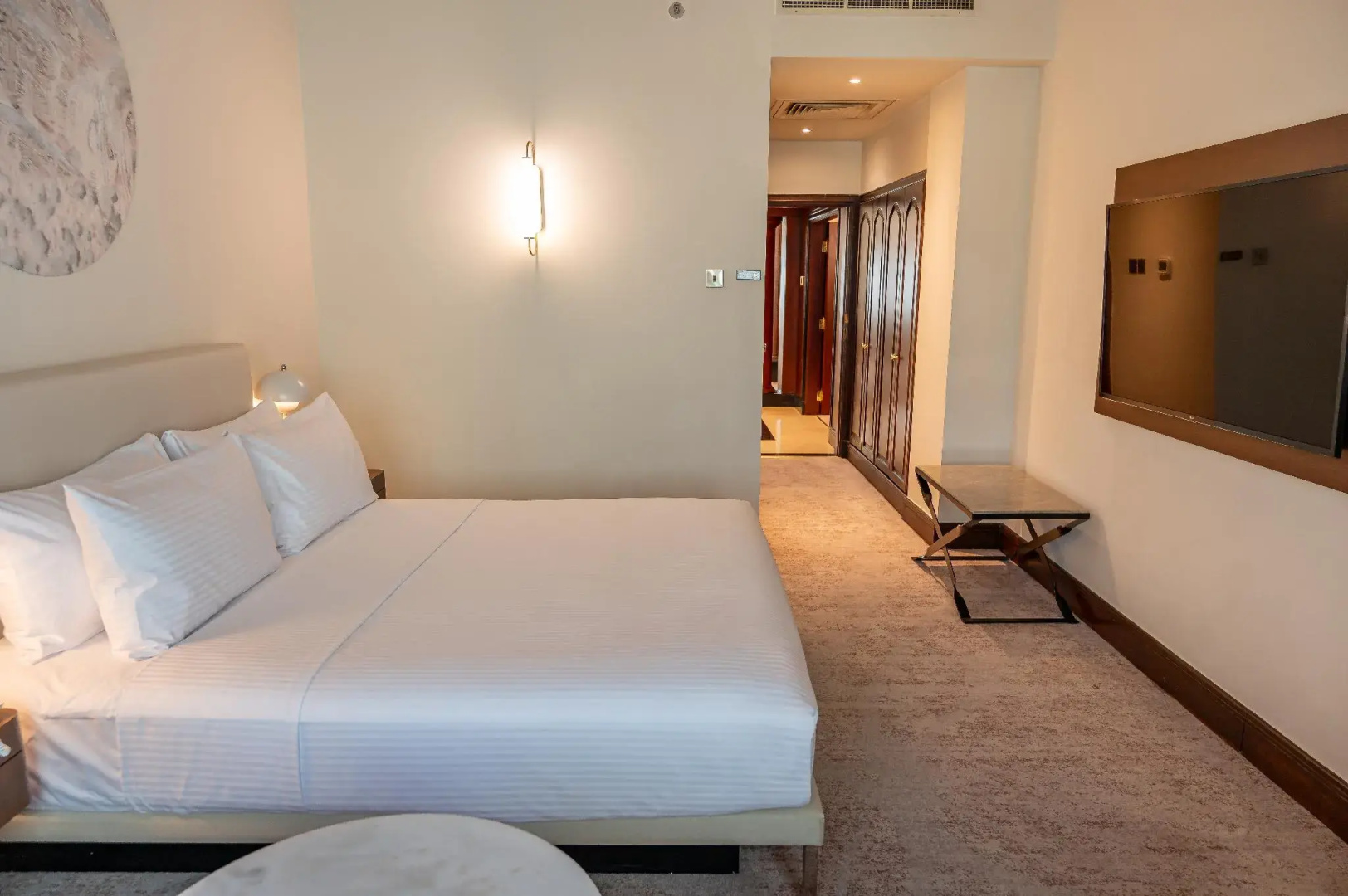 Photo - Majestic Cove Hotel