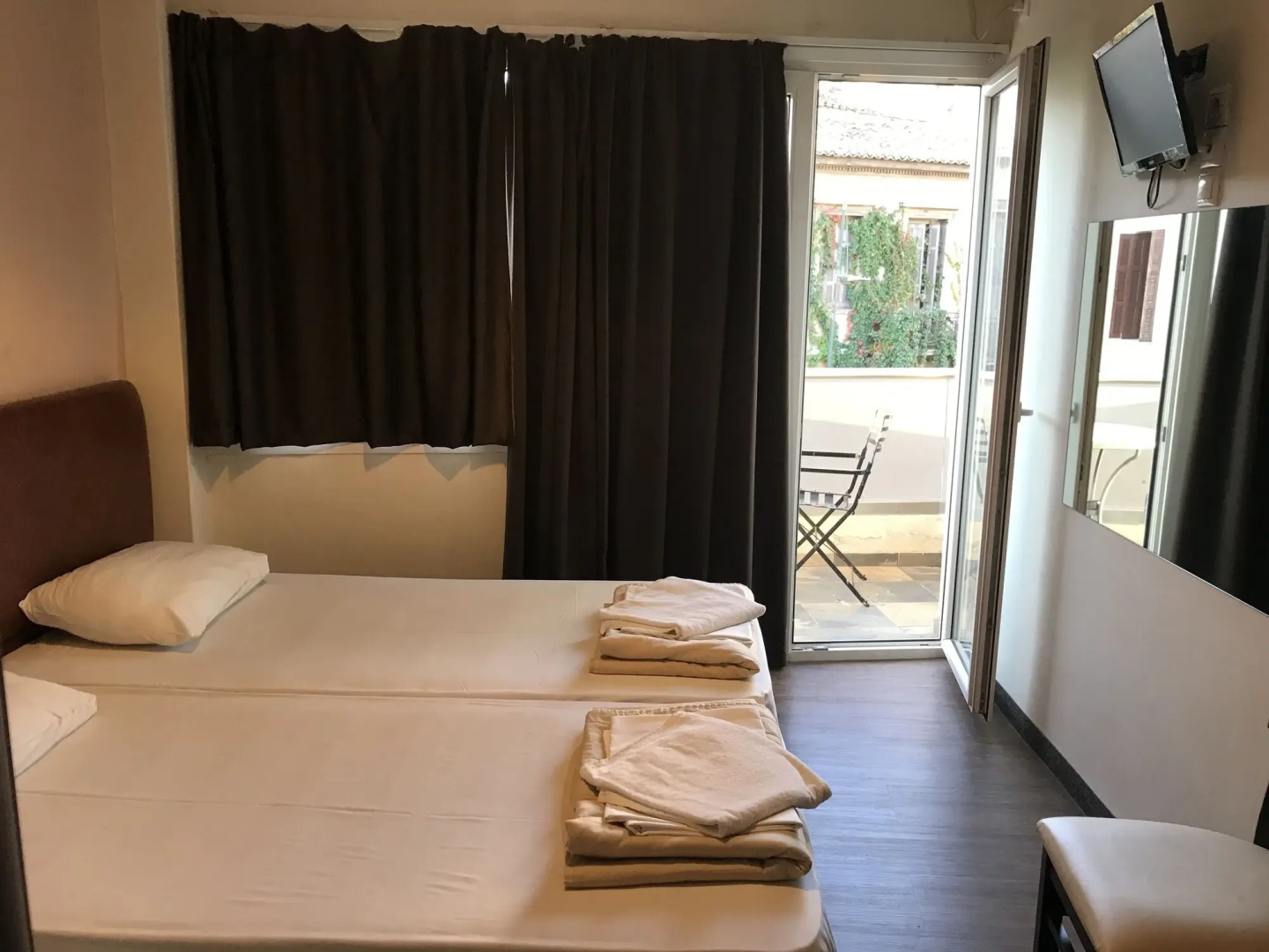 Photo - Pella Inn Hostel