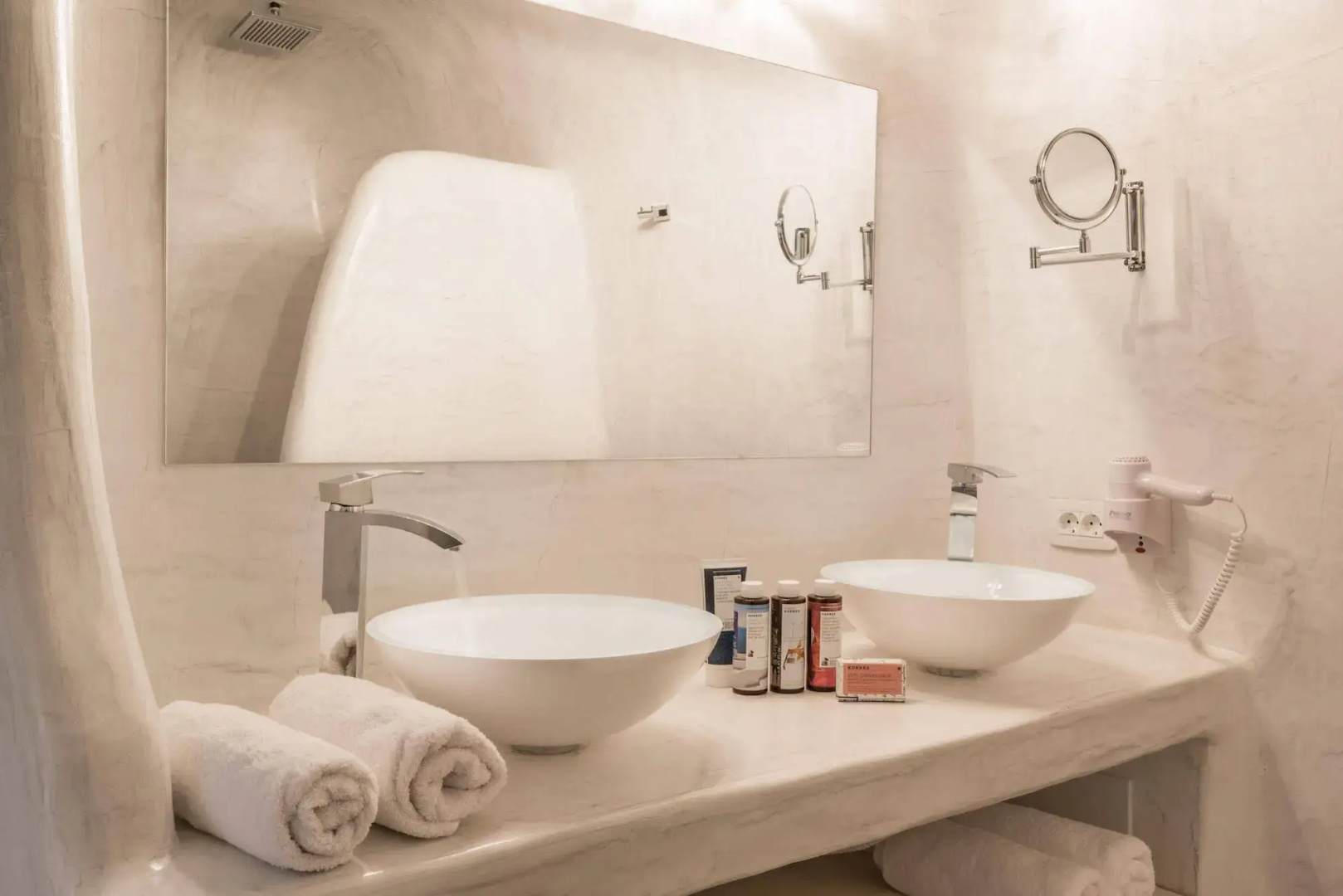Foto - White Concept Caves