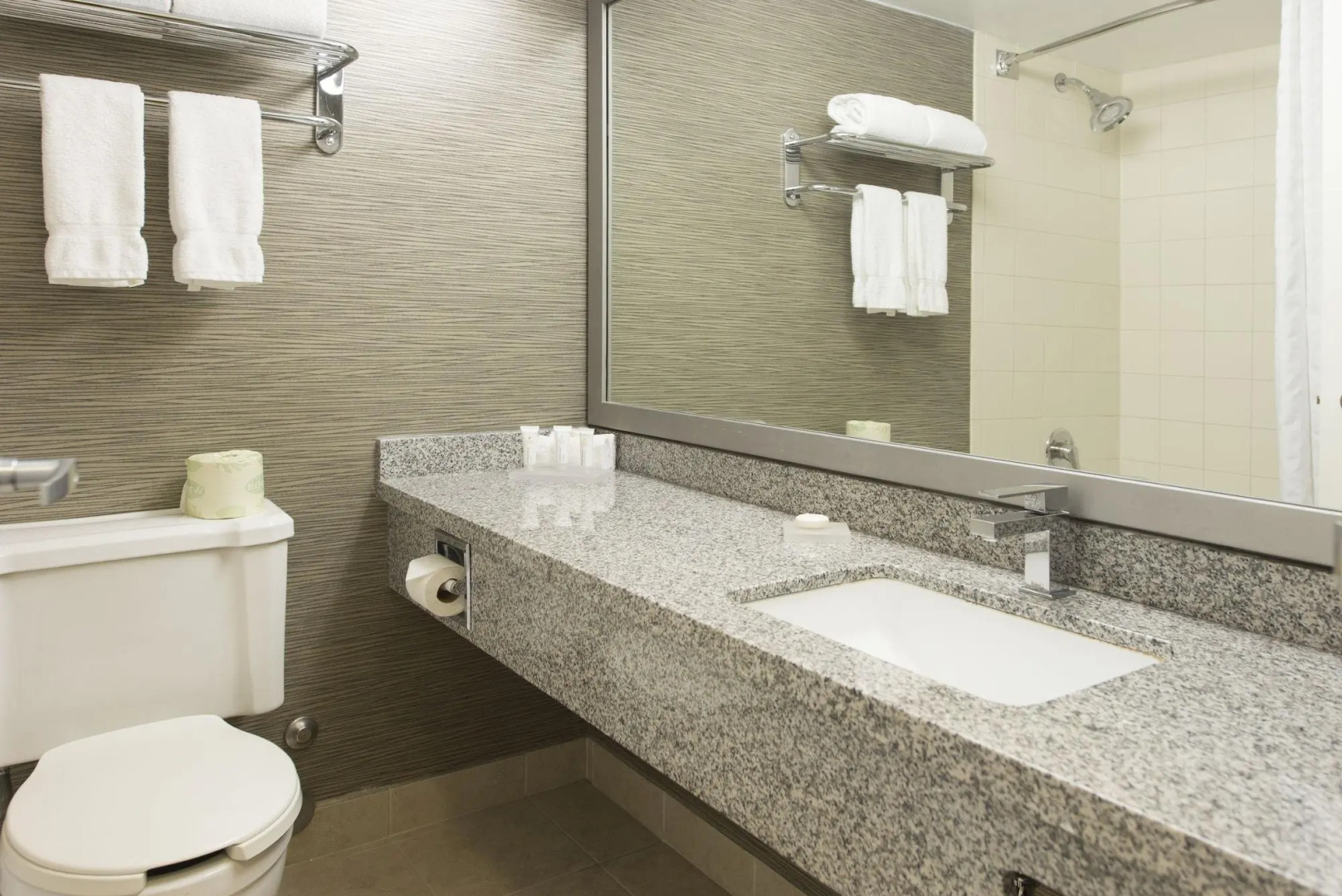 Photo - Toronto Don Valley Hotel and Suites