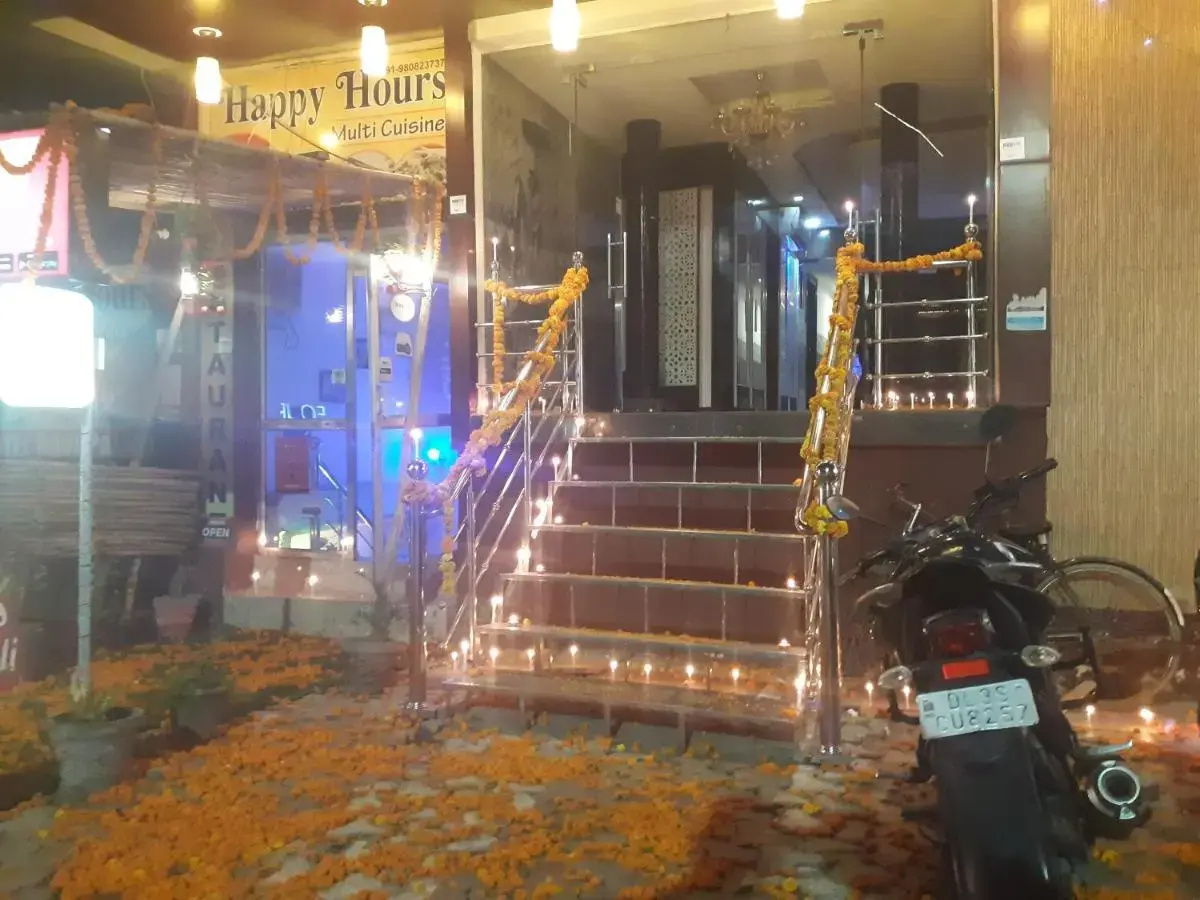Photo - OYO 8743 Hotel Ravi Palace