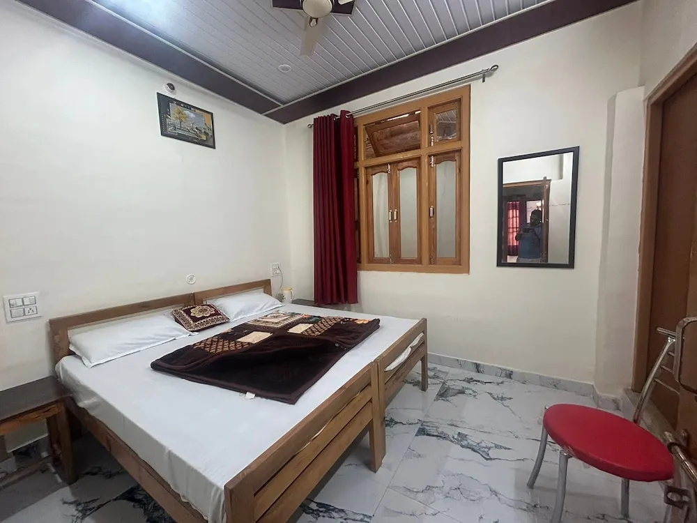 Hotel Royal Sainik