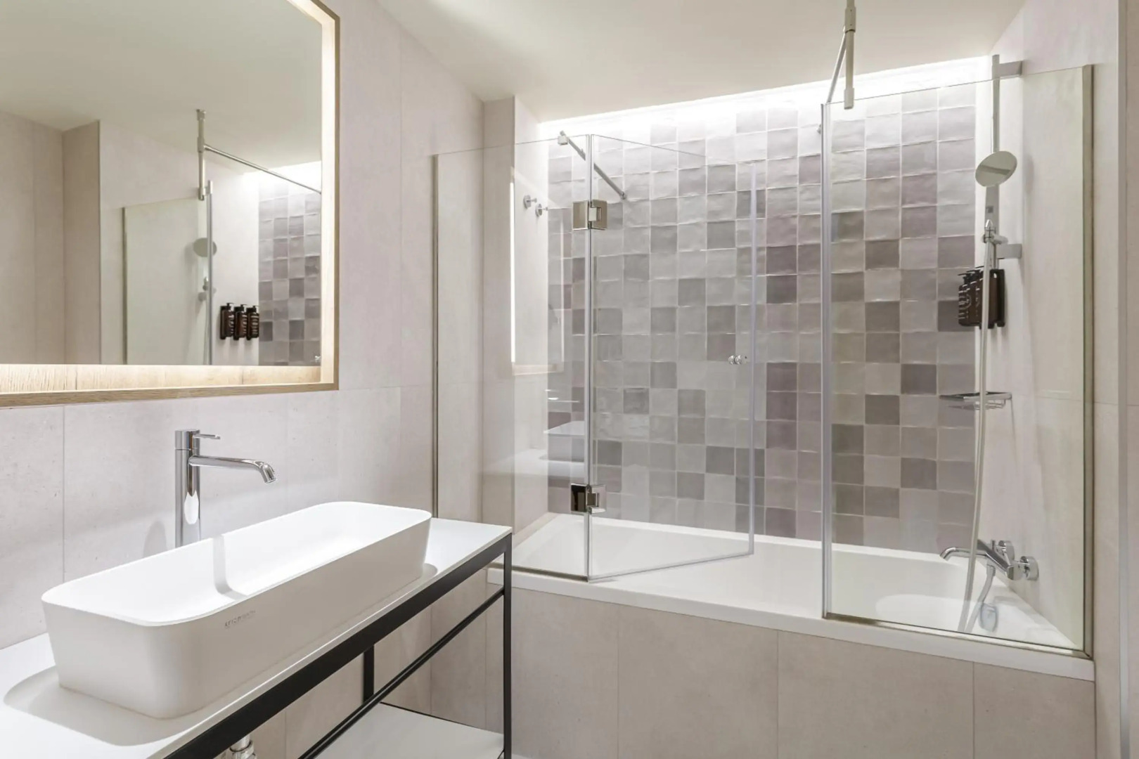 Photo - Room Mate Leo, Granada