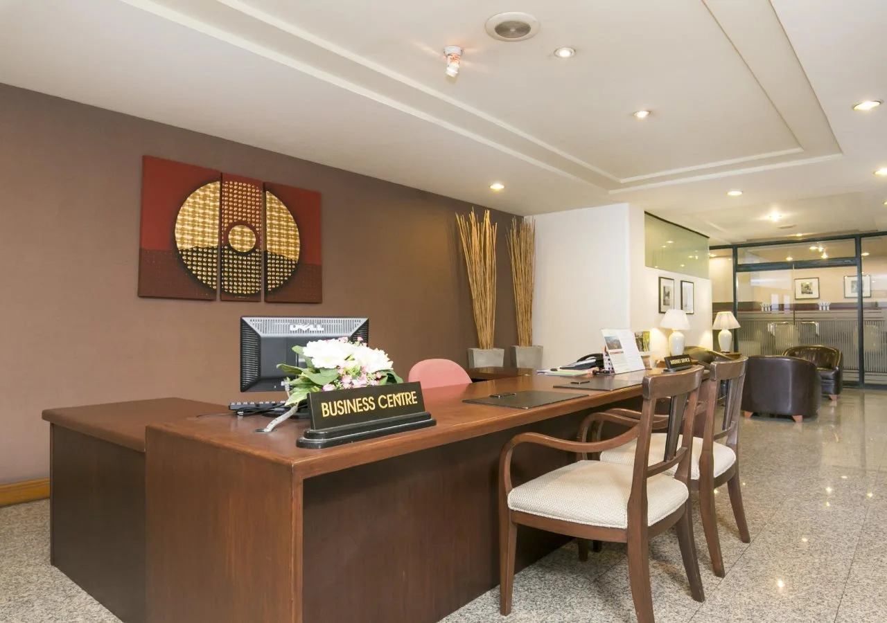 Photo - Twin Towers Hotel